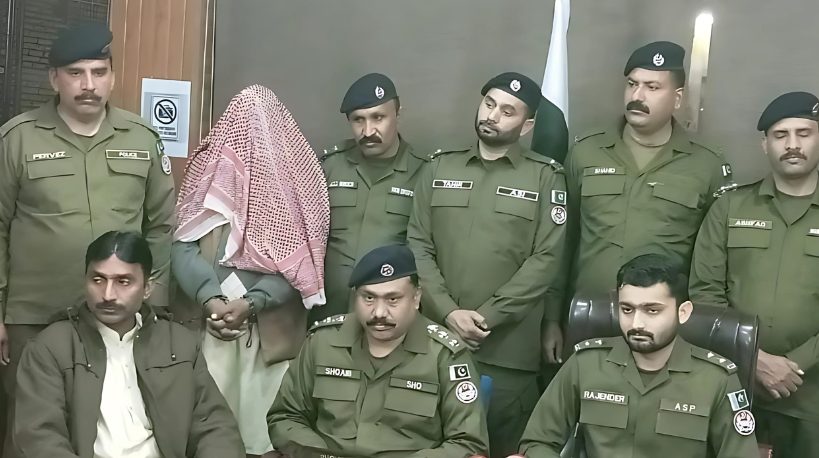 ASP Gulberg police Rajender Meghwar addressing press conference